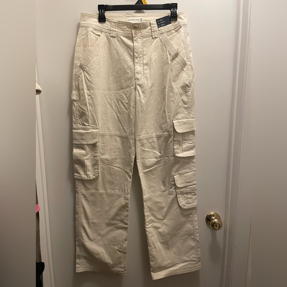 NWT Abercrombie High Rise Cargo Pants